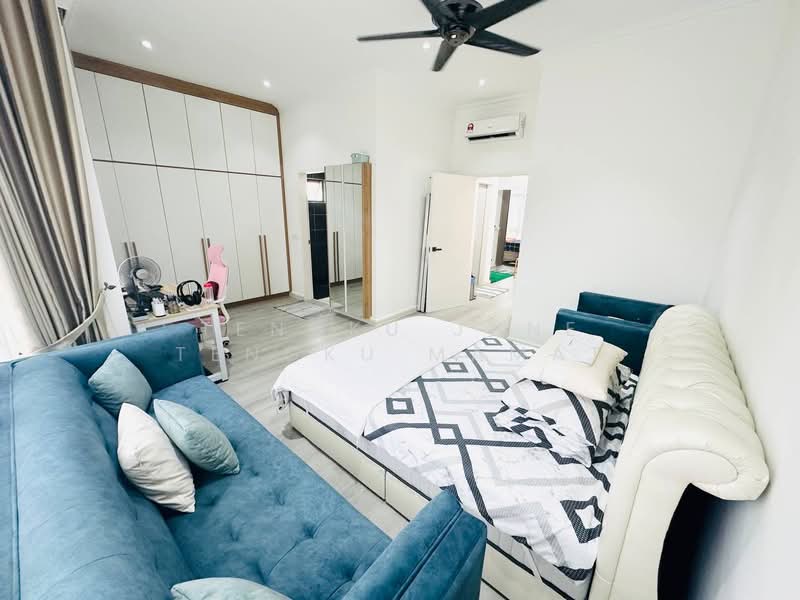 Semi-Detached House for Sale in Puncak Alam (Selangor) - Tengku June Tengku Mamat - Bedroom - PropertyGuru.com.my