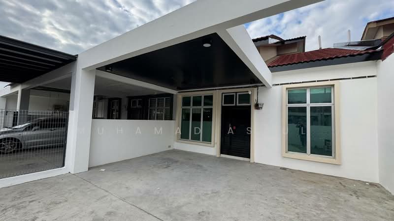 1-storey Terraced House for Sale in Johor Bahru (Johor) - Muhamad Asrul - Exterior - PropertyGuru.com.my