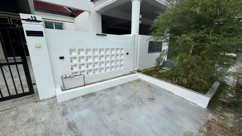 1-storey Terraced House for Sale in Johor Bahru (Johor) - Muhamad Asrul - Exterior - PropertyGuru.com.my