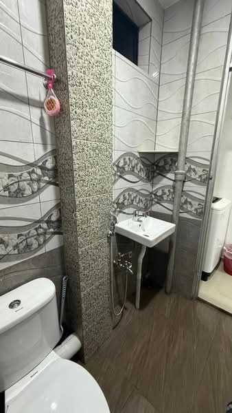 Kampung Jawa untuk Untuk Disewa - RM 2,500 /bulan, Mac 2026 - Bathroom - PropertyGuru.com.my