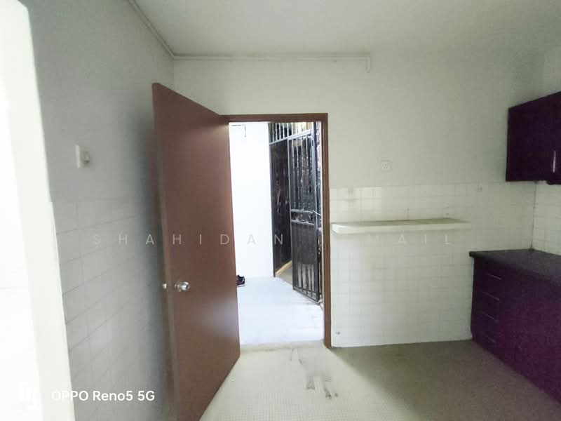 Desa Pandan Flat untuk Untuk Dijual - RM 295,000, Mac 2026 - Kitchen - PropertyGuru.com.my