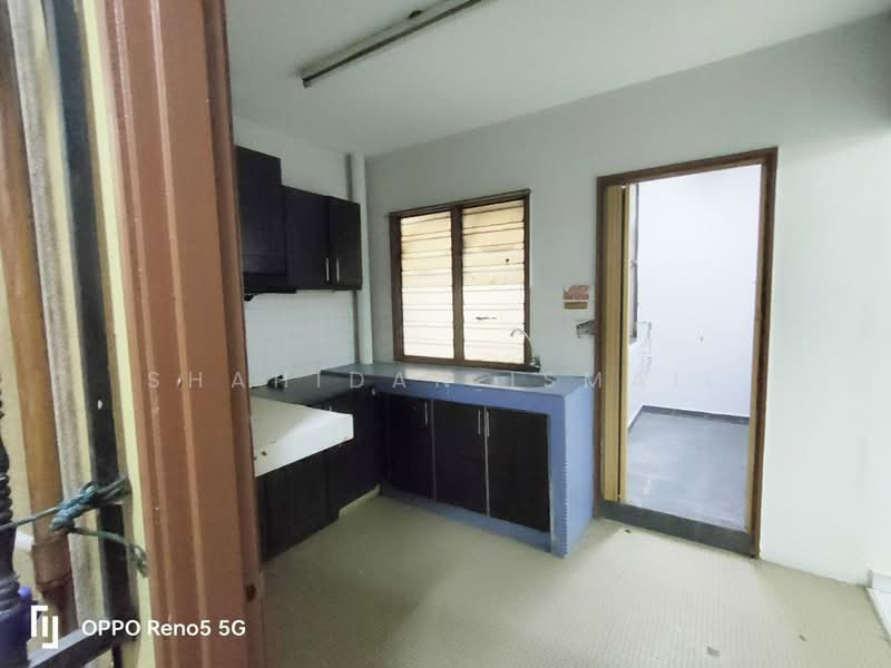 Desa Pandan Flat untuk Untuk Dijual - RM 295,000, Mac 2026 - Kitchen - PropertyGuru.com.my