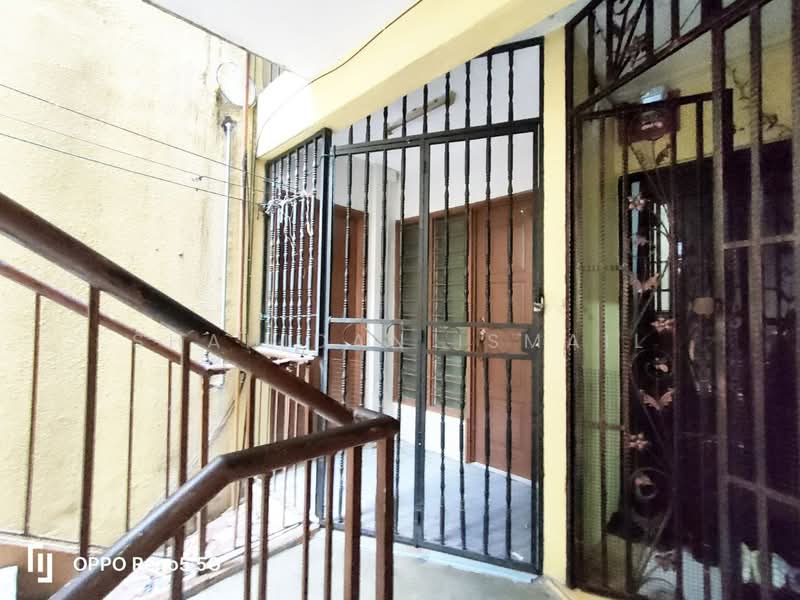 Desa Pandan Flat untuk Untuk Dijual - RM 295,000, Mac 2026 - Entrance - PropertyGuru.com.my