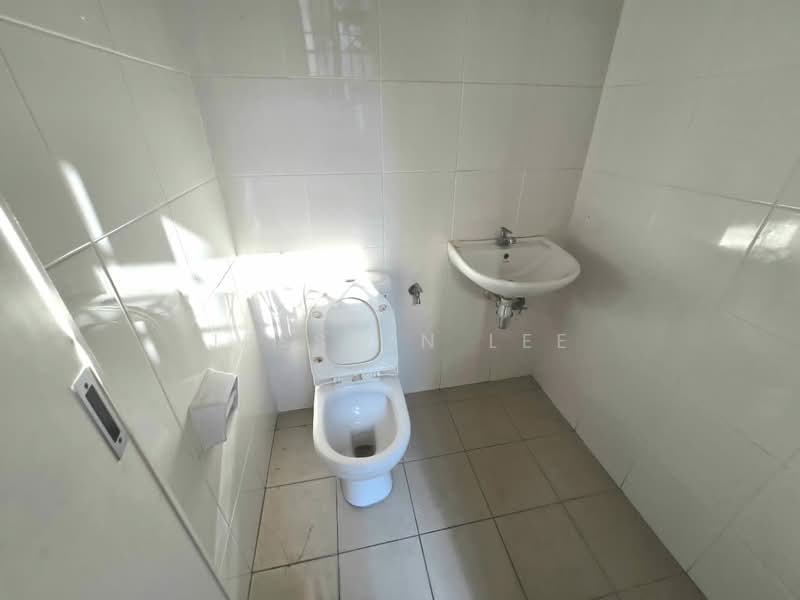 Semi-Detached House for Sale in Eco Majestic (Semenyih) - Jesslyn Lee - Bathroom - PropertyGuru.com.my
