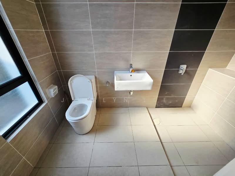 Semi-Detached House for Sale in Eco Majestic (Semenyih) - Jesslyn Lee - Bathroom - PropertyGuru.com.my