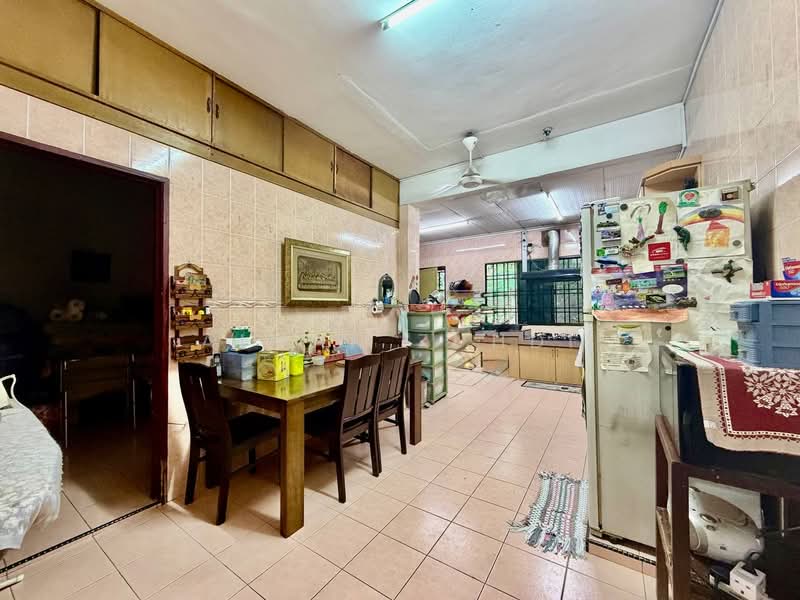 2-storey Terraced House for Sale in Seputeh (Kuala Lumpur) - AIMAN ZUHDI - Kitchen - PropertyGuru.com.my