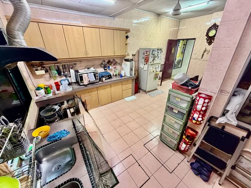 2-storey Terraced House for Sale in Seputeh (Kuala Lumpur) - AIMAN ZUHDI - Kitchen - PropertyGuru.com.my