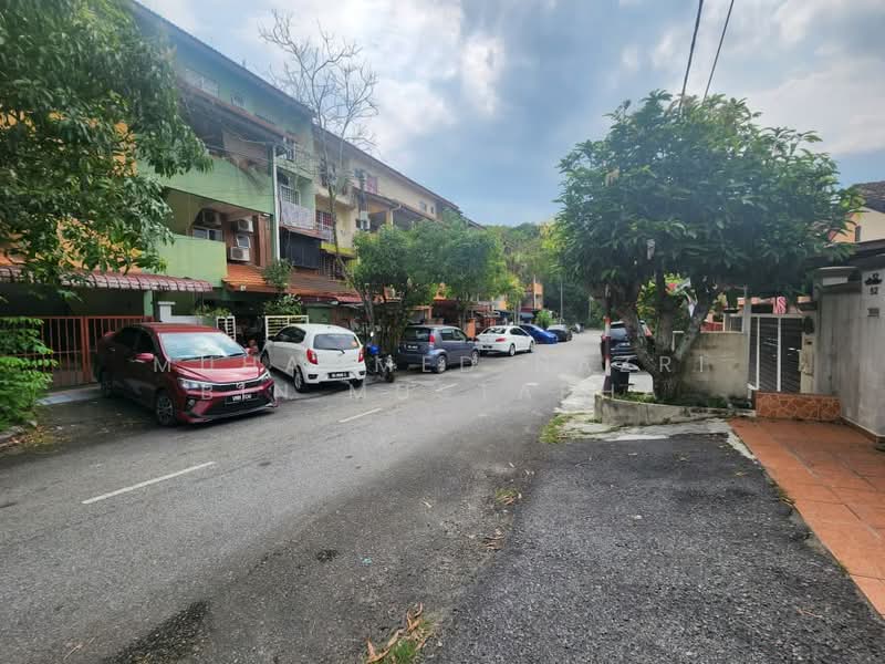 2-storey Terraced House for Sale in Taman Impian Ehsan (Balakong) - Muhammed Nazri bin Mustapha - Exterior - PropertyGuru.com.my