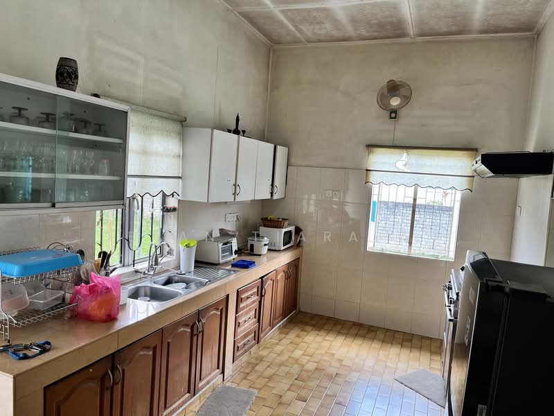 Bungalow for Sale in Seksyen 5 (Petaling Jaya) - Devan Tiarajah - Kitchen - PropertyGuru.com.my