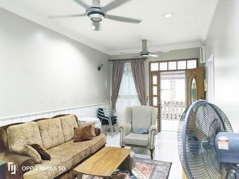 1-storey Terraced House for Sale in Ampang Jaya (Ampang) - Shahidan Ismail - Living Room - PropertyGuru.com.my