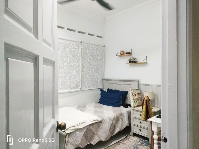 1-storey Terraced House for Sale in Ampang Jaya (Ampang) - Shahidan Ismail - Bedroom - PropertyGuru.com.my