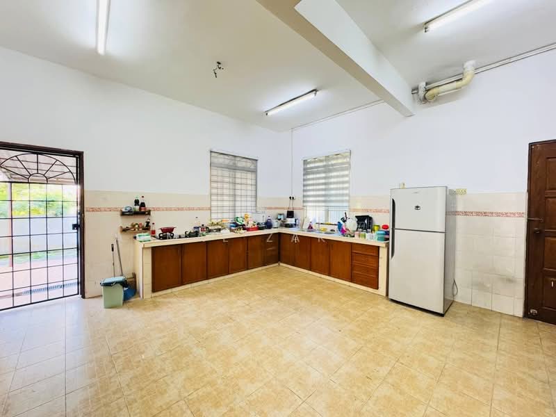 Bungalow for Sale in Kajang (Selangor) - Akmal Zakaria - Kitchen - PropertyGuru.com.my