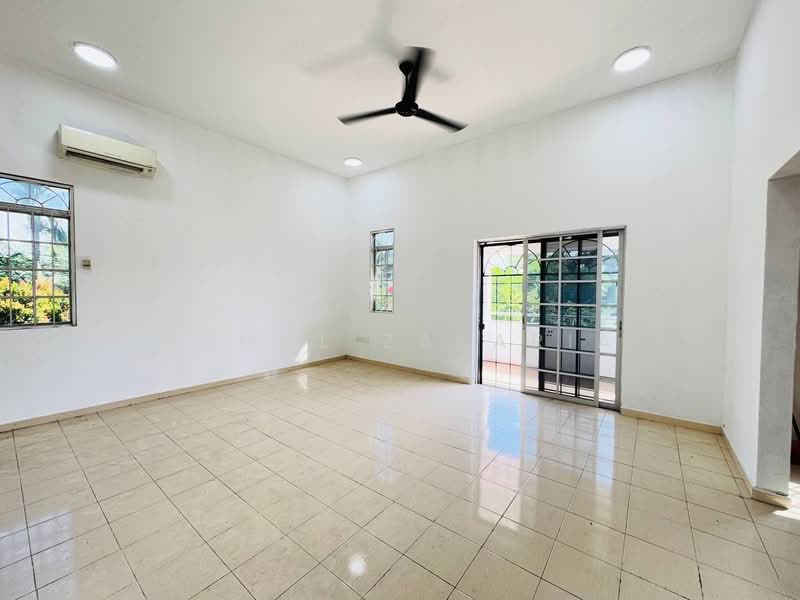 Bungalow for Sale in Kajang (Selangor) - Akmal Zakaria - Living Room - PropertyGuru.com.my