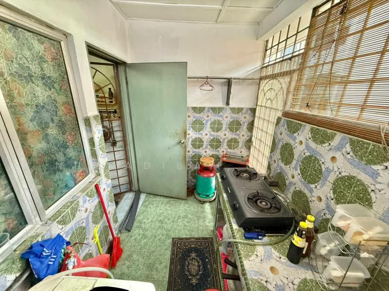 facing open, 20’x80’, nearby school, Bandar Baru Bangi untuk Untuk Dijual - RM 490,000, Apr 2026 - Kitchen - PropertyGuru.com.my