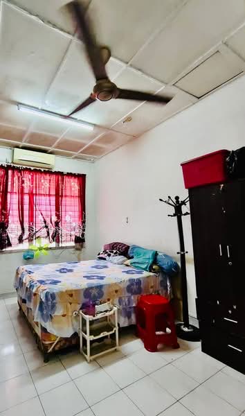 1-storey Terraced House for Sale in Tampoi (Johor) - Jimmy Haryzul - Bedroom - PropertyGuru.com.my