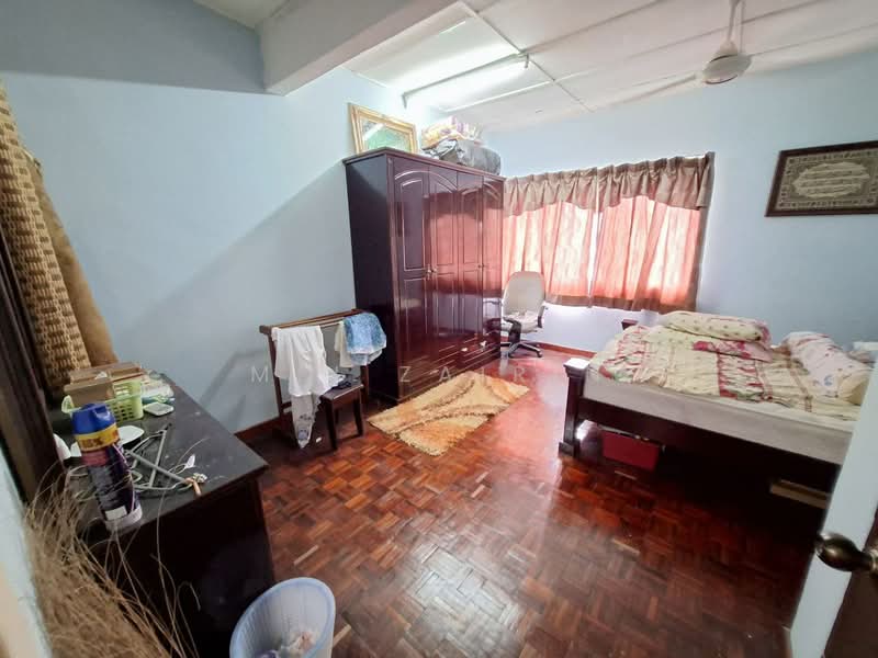 3-storey Terraced House for Sale in Taman Bukit Teratai (Ampang) - M.J Zairin - Bedroom - PropertyGuru.com.my
