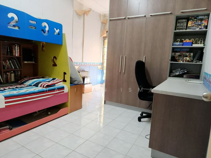 Semi-Detached House for Sale in Bandar Bukit Puchong 2 (Puchong) - Shahidan Ismail - Bedroom - PropertyGuru.com.my