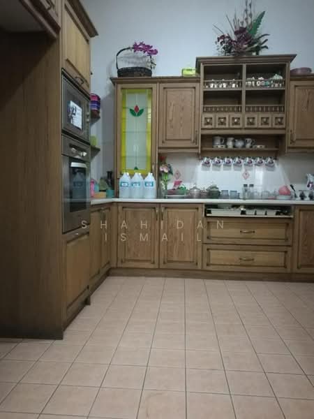 Semi-Detached House for Sale in Bandar Bukit Puchong 2 (Puchong) - Shahidan Ismail - Kitchen - PropertyGuru.com.my