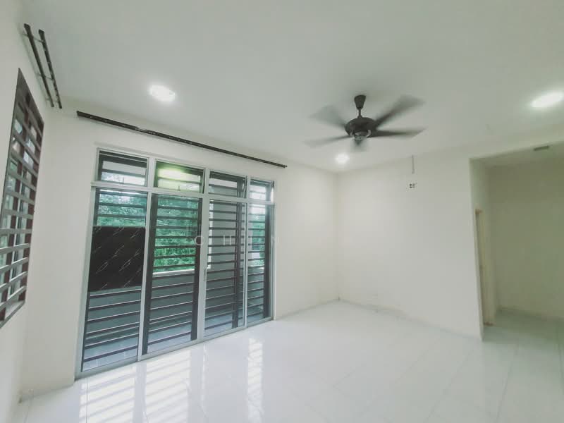 Semi-Detached House for Sale in Balakong (Selangor) - CHIN FN - Living Room - PropertyGuru.com.my