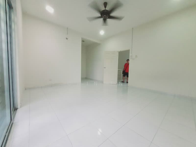 Semi-Detached House for Sale in Balakong (Selangor) - CHIN FN - Living Room - PropertyGuru.com.my