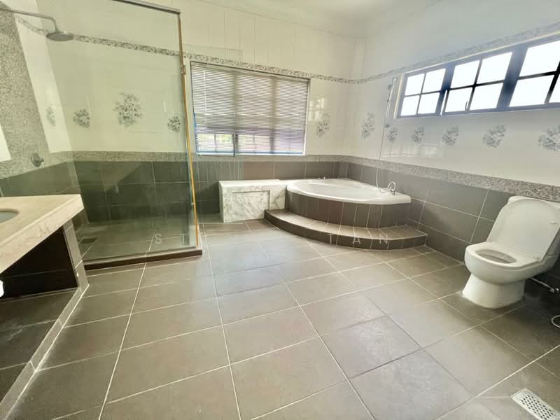 Bungalow for Sale in Taman Melawati (Ulu Kelang) - Steven Tan - Bathroom - PropertyGuru.com.my