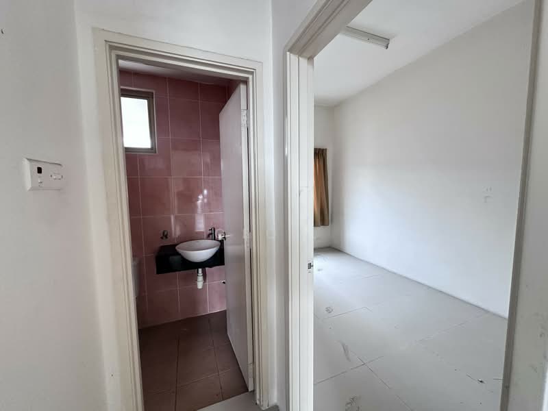 Condominium for Sale at East Lake Residence - Geo . - Bathroom - PropertyGuru.com.my