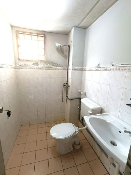 Seri Baiduri untuk Untuk Dijual - RM 325,000, Mac 2026 - Bathroom - PropertyGuru.com.my