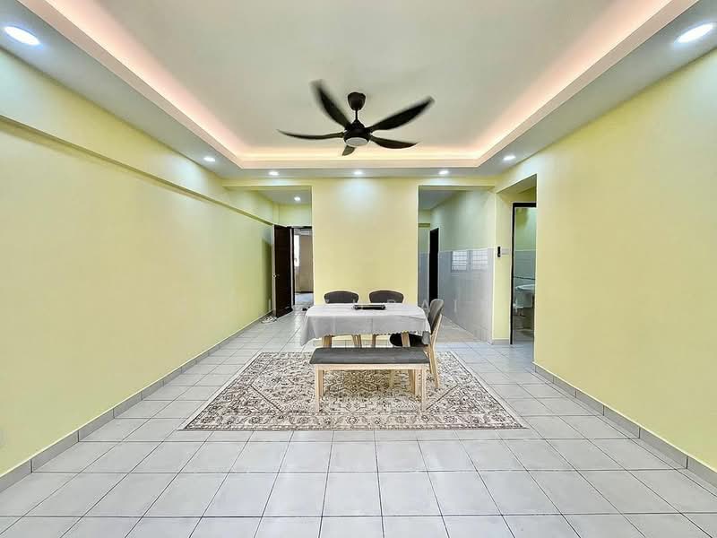 Apartment for Sale at Pangsapuri Sri Cempaka - Siti Zuraini - Dining Room - PropertyGuru.com.my