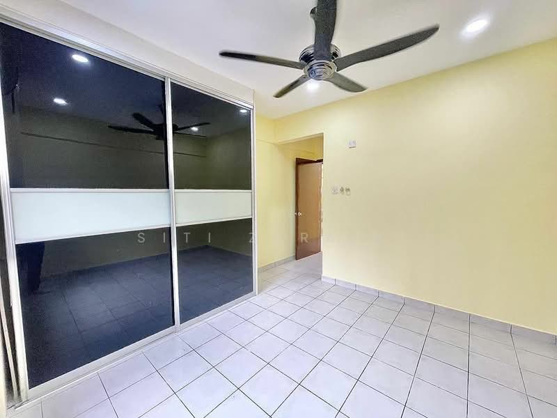 Apartment for Sale at Pangsapuri Sri Cempaka - Siti Zuraini - Bedroom - PropertyGuru.com.my