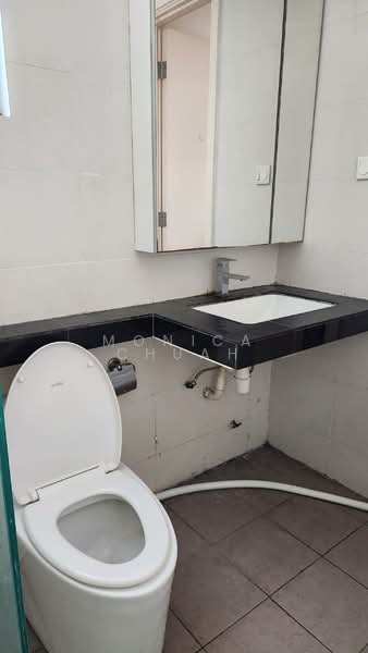 Subang Olives Residence untuk Untuk Disewa - RM 1,400 /bulan, Feb 2026 - Bathroom - PropertyGuru.com.my