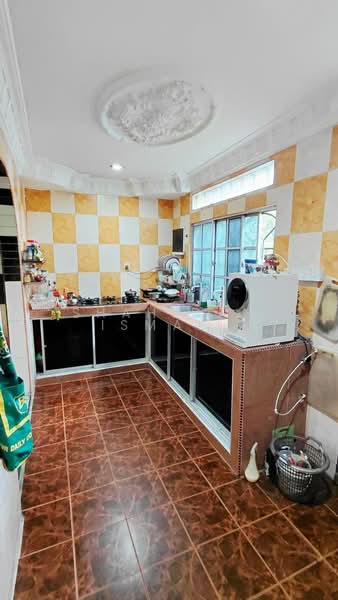 Taman Dato' Hormat untuk Untuk Dijual - RM 560,000, Mac 2026 - Kitchen - PropertyGuru.com.my
