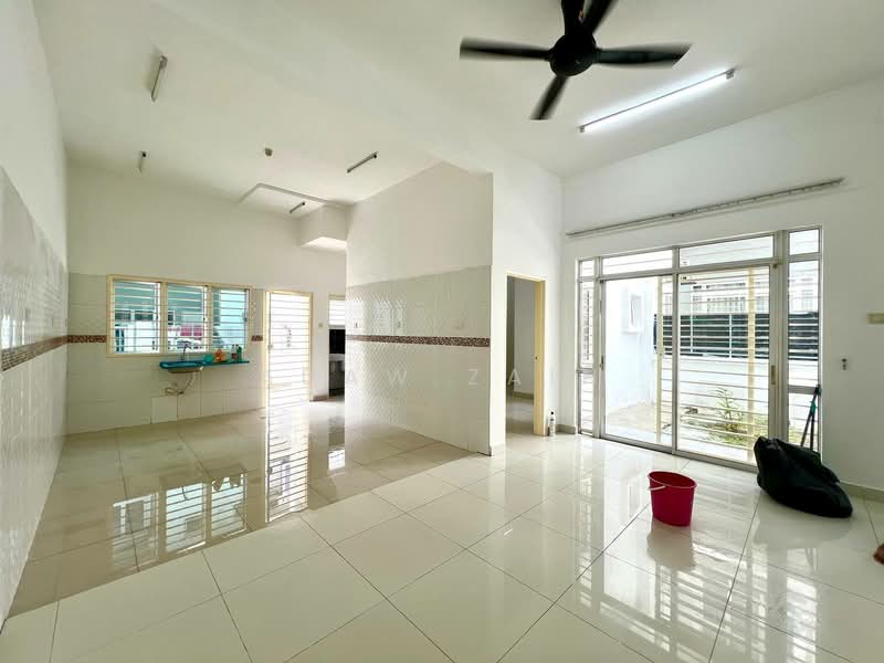D'Kayangan untuk Untuk Dijual - RM 1,300,000, Mac 2026 - Kitchen - PropertyGuru.com.my
