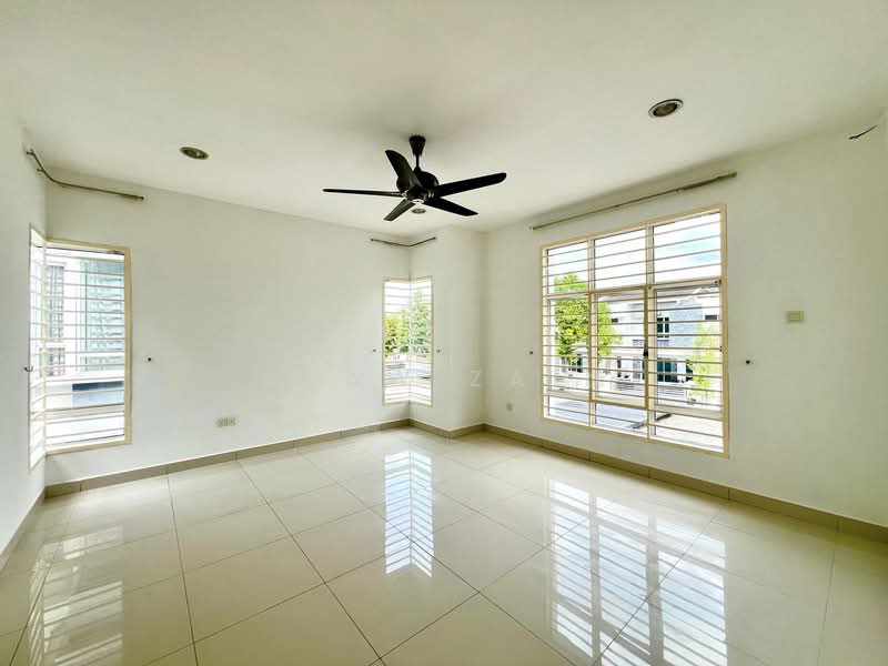 D'Kayangan untuk Untuk Dijual - RM 1,300,000, Mac 2026 - Living Room - PropertyGuru.com.my