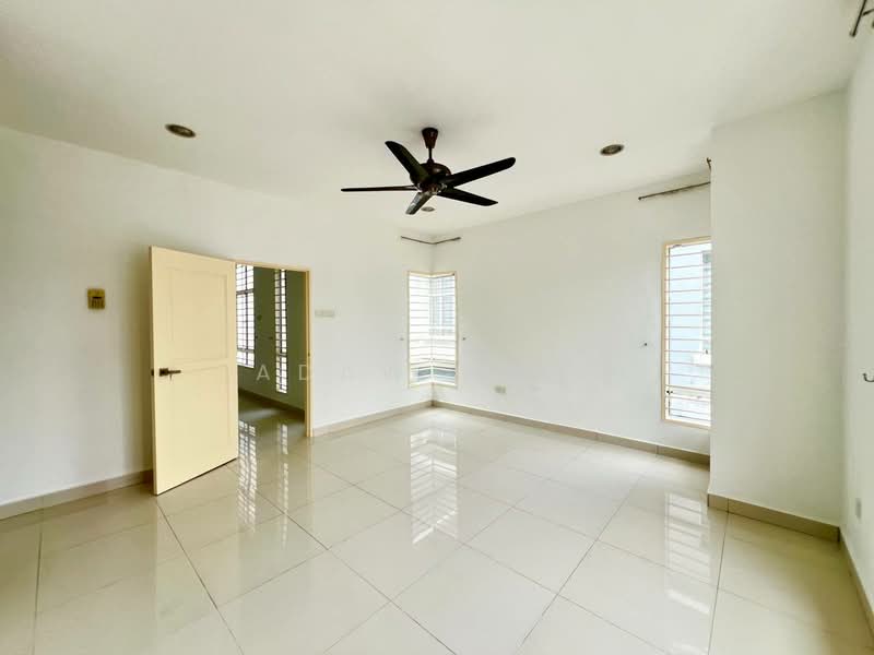 D'Kayangan untuk Untuk Dijual - RM 1,300,000, Mac 2026 - Living Room - PropertyGuru.com.my