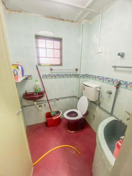Double Storey Terrace Taman Melur, Ampang untuk Untuk Dijual - RM 1,200,000, Feb 2026 - Bathroom - PropertyGuru.com.my