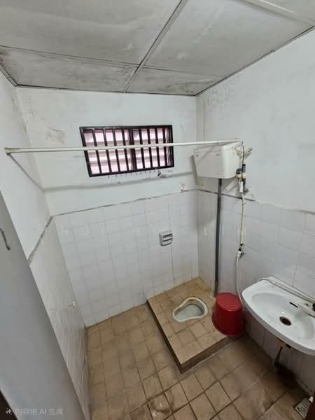 Terrace Factory for Sale in Kampung Baru Seelong (Senai) - Hui Hui Lim - Bathroom - PropertyGuru.com.my