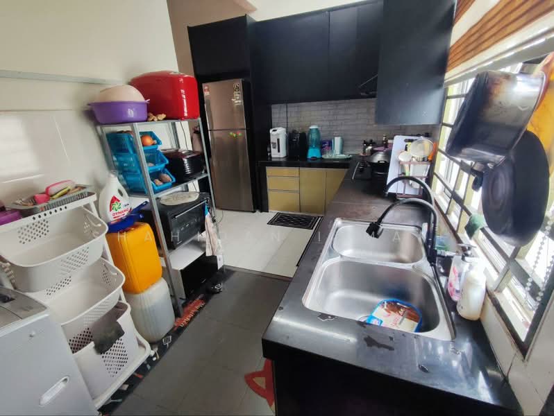 Taman Dato Hormat untuk Untuk Dijual - RM 390,000, Feb 2026 - Kitchen - PropertyGuru.com.my