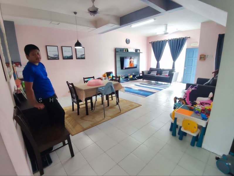 Taman Dato Hormat untuk Untuk Dijual - RM 390,000, Feb 2026 - Living Room - PropertyGuru.com.my