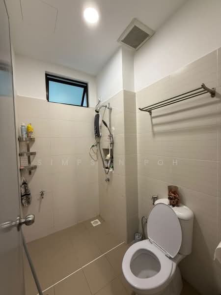 Cluster House for Sale in Taman Adda Heights (Tebrau) - Simpson Poh - Bathroom - PropertyGuru.com.my