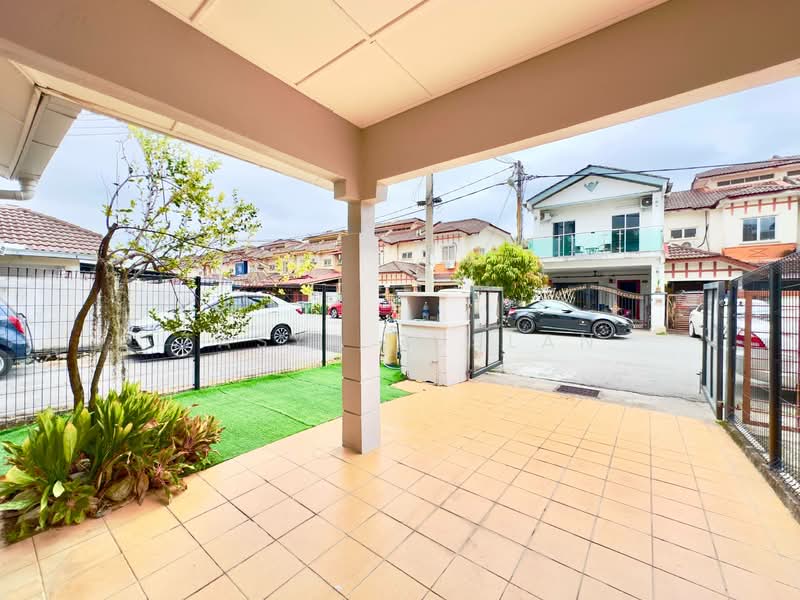 2-storey Terraced House for Sale in Sungai Buloh (Selangor) - Tasya Ruslan - Exterior - PropertyGuru.com.my