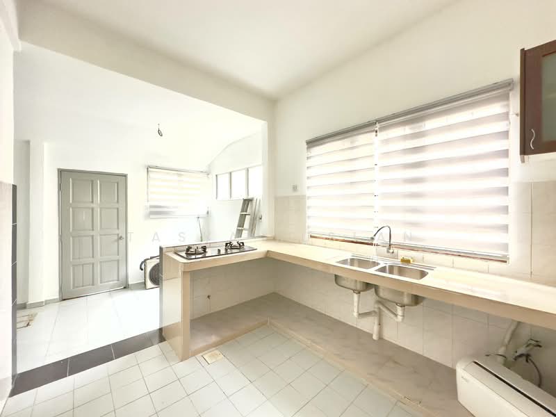 2-storey Terraced House for Sale in Sungai Buloh (Selangor) - Tasya Ruslan - Kitchen - PropertyGuru.com.my
