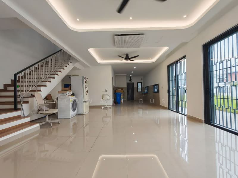 2-storey Terraced House for Sale in Elmina (Shah Alam) - Salawati Busro - Living Room - PropertyGuru.com.my