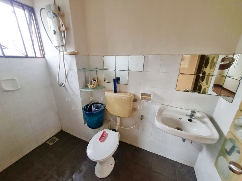 Cluster House for Sale in Bandar Tasik Puteri (Rawang) - NORFADILAH ZAINUDDIN - Bathroom - PropertyGuru.com.my