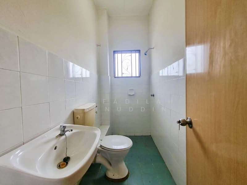 Cluster House for Sale in Bandar Tasik Puteri (Rawang) - NORFADILAH ZAINUDDIN - Bathroom - PropertyGuru.com.my
