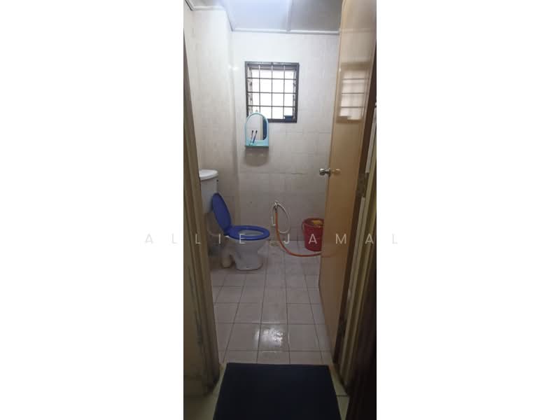 Apartment for Sale at Pangsapuri Seri Bintang - Allie Jamal - Bathroom - PropertyGuru.com.my