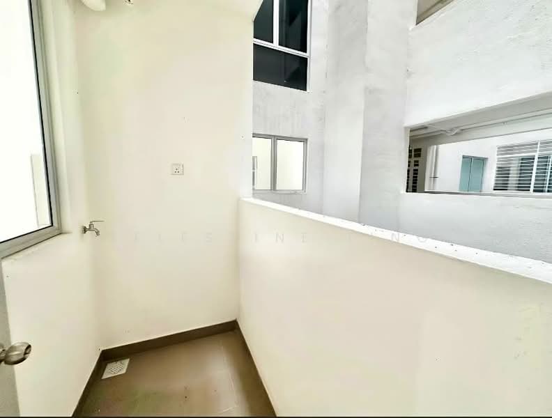 Vista Hijauan untuk Untuk Dijual - RM 359,000, Feb 2026 - Balcony - PropertyGuru.com.my