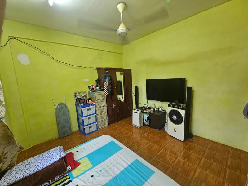 Taman Putra Budiman Flat untuk Untuk Dijual - RM 115,000, Feb 2026 - Bedroom - PropertyGuru.com.my