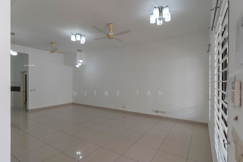 2-storey Terraced House for Rent in Setia Indah (Setia Alam) - Vitas Tan - Living Room - PropertyGuru.com.my