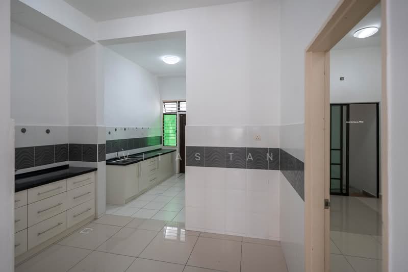 2-storey Terraced House for Rent in Setia Indah (Setia Alam) - Vitas Tan - Kitchen - PropertyGuru.com.my