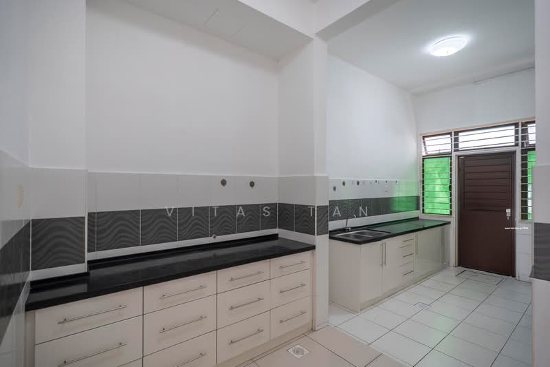 2-storey Terraced House for Rent in Setia Indah (Setia Alam) - Vitas Tan - Kitchen - PropertyGuru.com.my